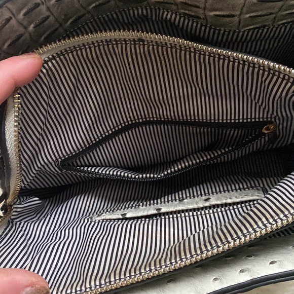 Ostrich style handbag - Picture 4 of 6